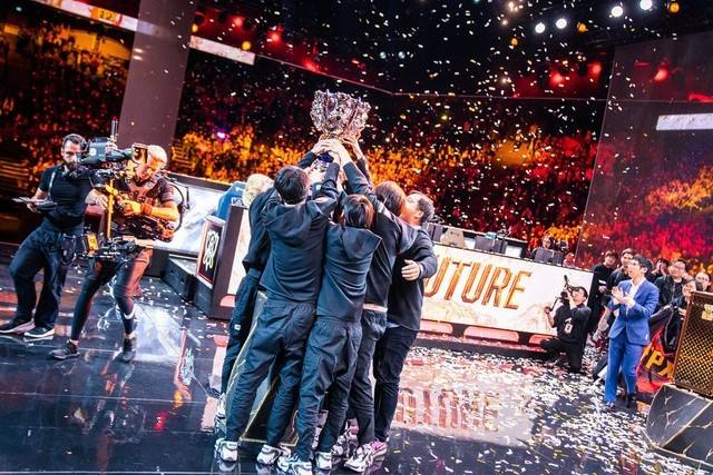 TES剑魔天神下凡!上单选手Wayward主宰战局,团队配合默契轻取G2完成复仇